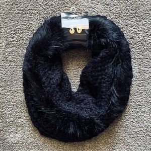 2-Way Crochet & Faux Fur Cowl Scarf